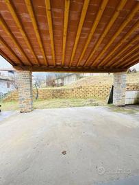 Villa di 200 m² con più di 5 locali e box auto dop