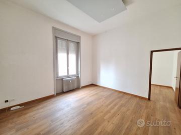 UFFICIO RISTRUTTURATO IN CENTRO STORICO - PALAZZO