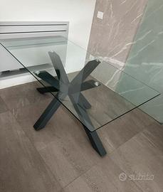 Tavolo moderno in vetro temperato