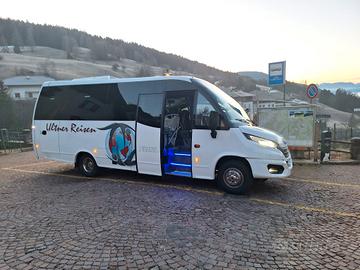 IVECO WING     POSTI 27+1+1     210PS