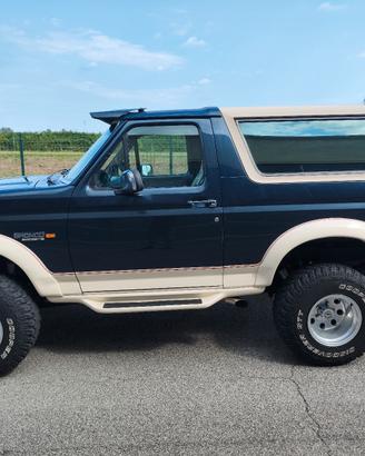 ford Bronco 7200 v8