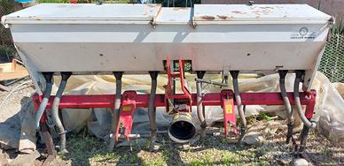 Spandiconcime per mais