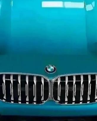BMW 1 F40 musata paraurti fari radiatori cofano