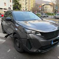 SUV 4 WD, ibrido plug-in 312 CV