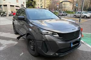 SUV 4 WD, ibrido plug-in 312 CV