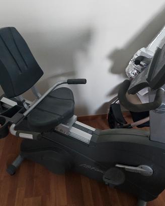 cyclette life fitness 