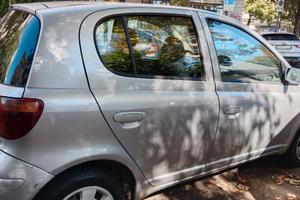  Macchina Yaris 5 porte 