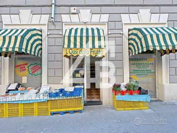 Attività / Licenza di 205 m² con 3 locali a Triest