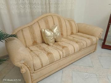 Divani stile classico quasi mai utilizzati 