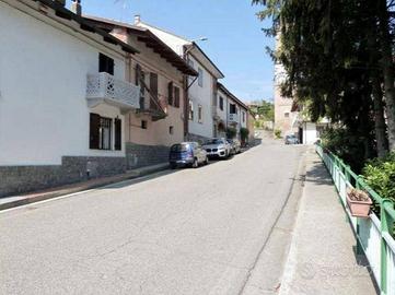 Immobile in asta di 285 m² con 5 locali e box auto