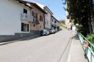 Immobile in asta di 285 m² con 5 locali e box auto