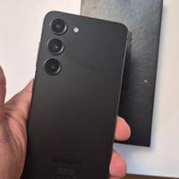 Samsung Galaxy S23 nero completo