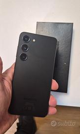 Samsung Galaxy S23 nero completo