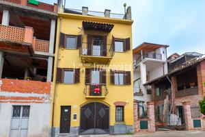 Casa semindipendente di ampia metratura