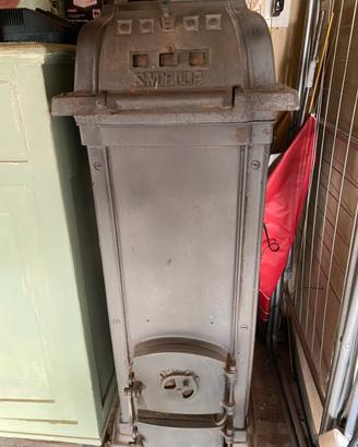 Stufa a legna in ghisa