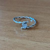 Anello intrecciato cuore