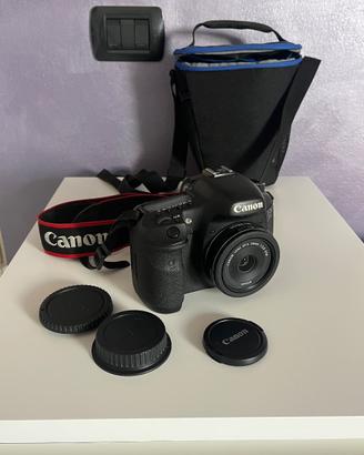 Canon EOS 7D + 18-135mm, batteria, SD e custodia