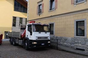 Iveco magirus con gru