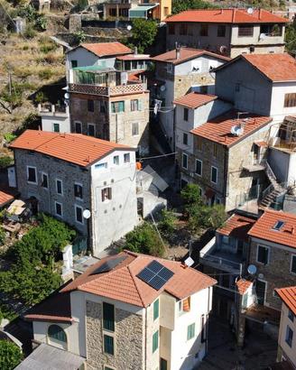 3 LOCALI A SAN BIAGIO DELLA CIMA
