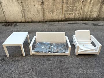 Set arredo per esterno sedie tavolino divano