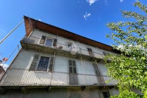 4 LOCALI A AOSTA