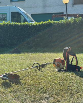 NUM. 10 — DECESPUGLIATORE SPALLEGGIATO STIHL FR450