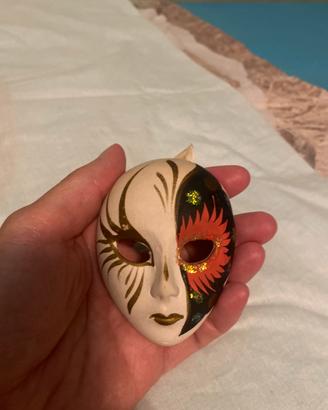 Maschera porcellana a mano veneziana
