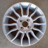 cerchio originale in lega Fiat 500 C del 2010
