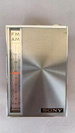 Radio portatile Sony anni '60 mod. TFM-825L