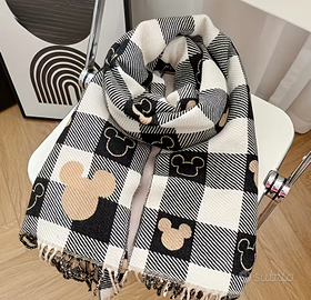 ✨ Sciarpa Disney Esclusiva - Un Tocco di Magia