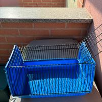 Gabbia da trasprto animali di piccole dimensioni.