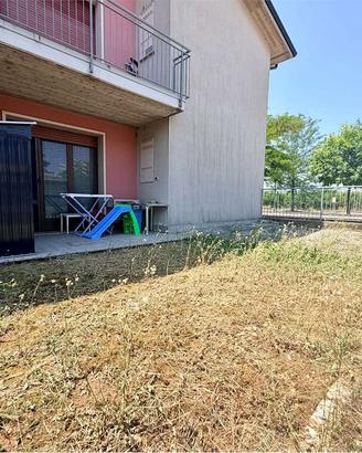 PIANO TERRA CON GIARDINO PRIVATO E GARAGE DOPPIO !
