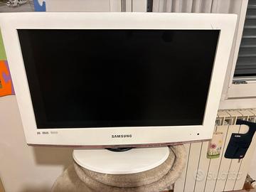 Televisore  led