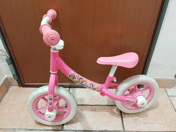 bici primi passi bambina