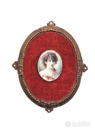 MINIATURA RITRATTO DONNA, XIX, CORNICE METALLO