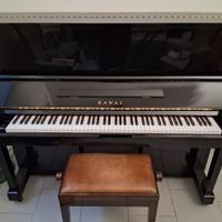 Pianoforte a muro Kawai