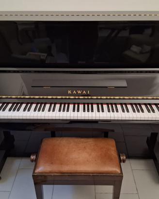 Pianoforte a muro Kawai