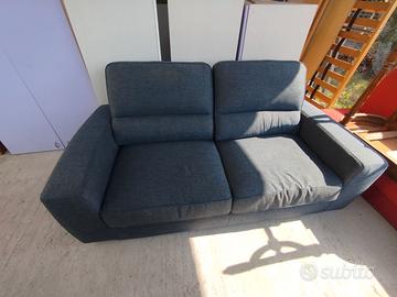 Divano in tessuto colore grigio antracite 3 posti