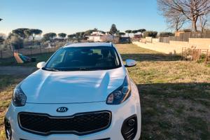 Auto Kia Sportage bianca