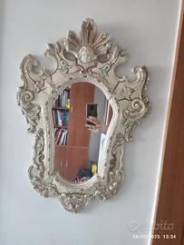 specchio con cornice in gesso,stile veneziano.