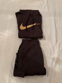 Pantaloni Jogger Cargo Nike e Felpa con Cappuccio