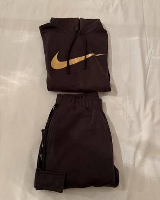 Pantaloni Jogger Cargo Nike e Felpa con Cappuccio