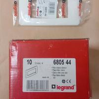 pz.10 680544 LEGRAND CROSS - PLACCA 4 POSTI BIANCO