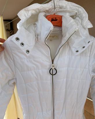 Piumino lungo bianco. Artigli