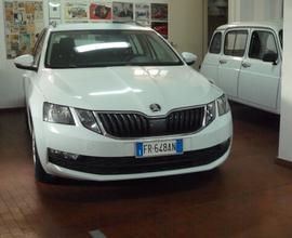 Skoda Octavia 1.6 TDI CR 115 CV DSG Wagon Executiv