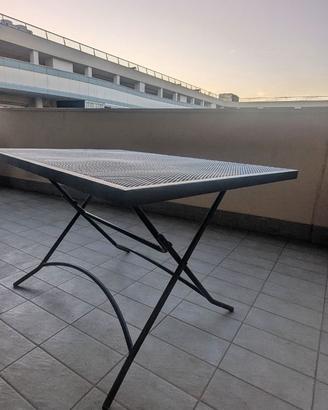 Tavolo rettangolare in acciaio retato richiudibile
