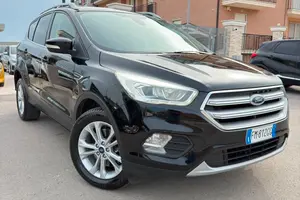 Ford Kuga 1.5 TDCI 120CV S&S 2WD Powershift ST-Lin