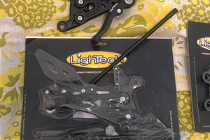 Pedane arretrate Lightech ergal  Yamaha R1 04/06