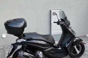 Beverly piaggio 300s nero opaco
