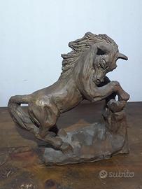Scultura cavallo in terracotta